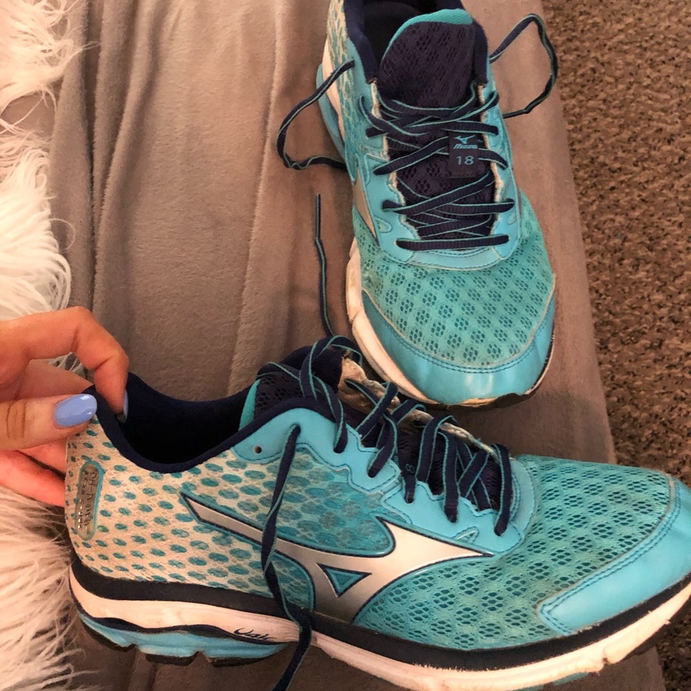 Mizuno running shoes